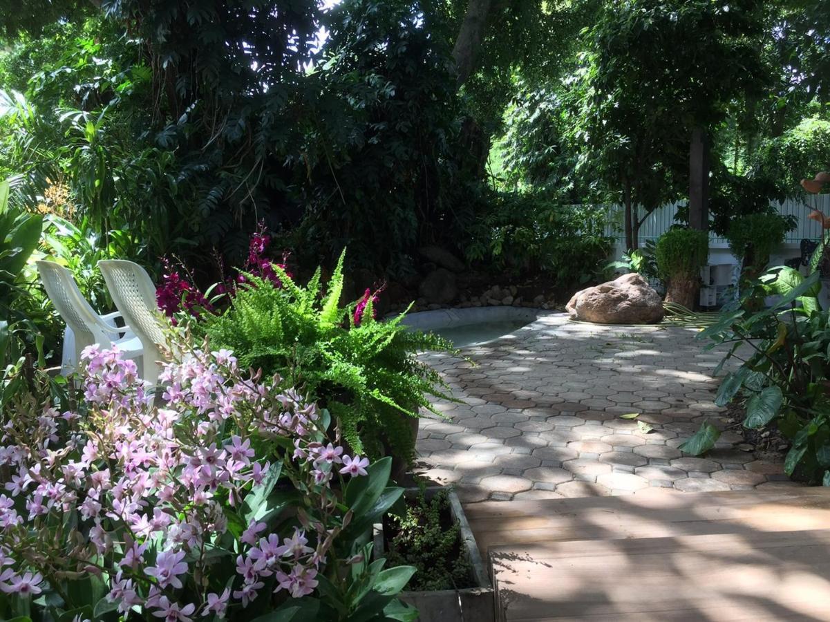 Cozycomo Bangkok Exteriör bild